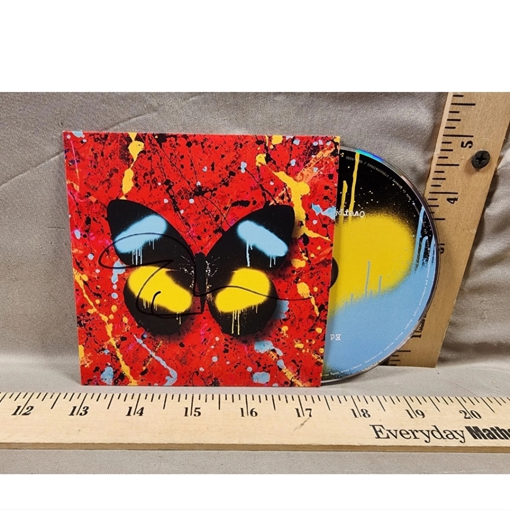 Ed Sheeran Autographed CD Overpass Graffiti New Drop Day Exclusive #2